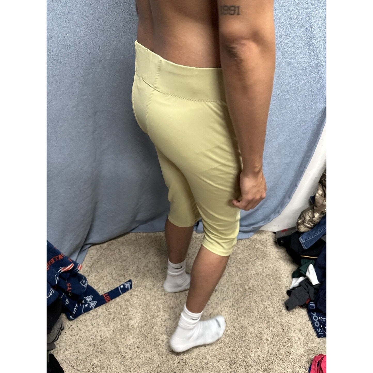 Men’s Gold Rawlings Football Pants Nylon And Spandex Size Large