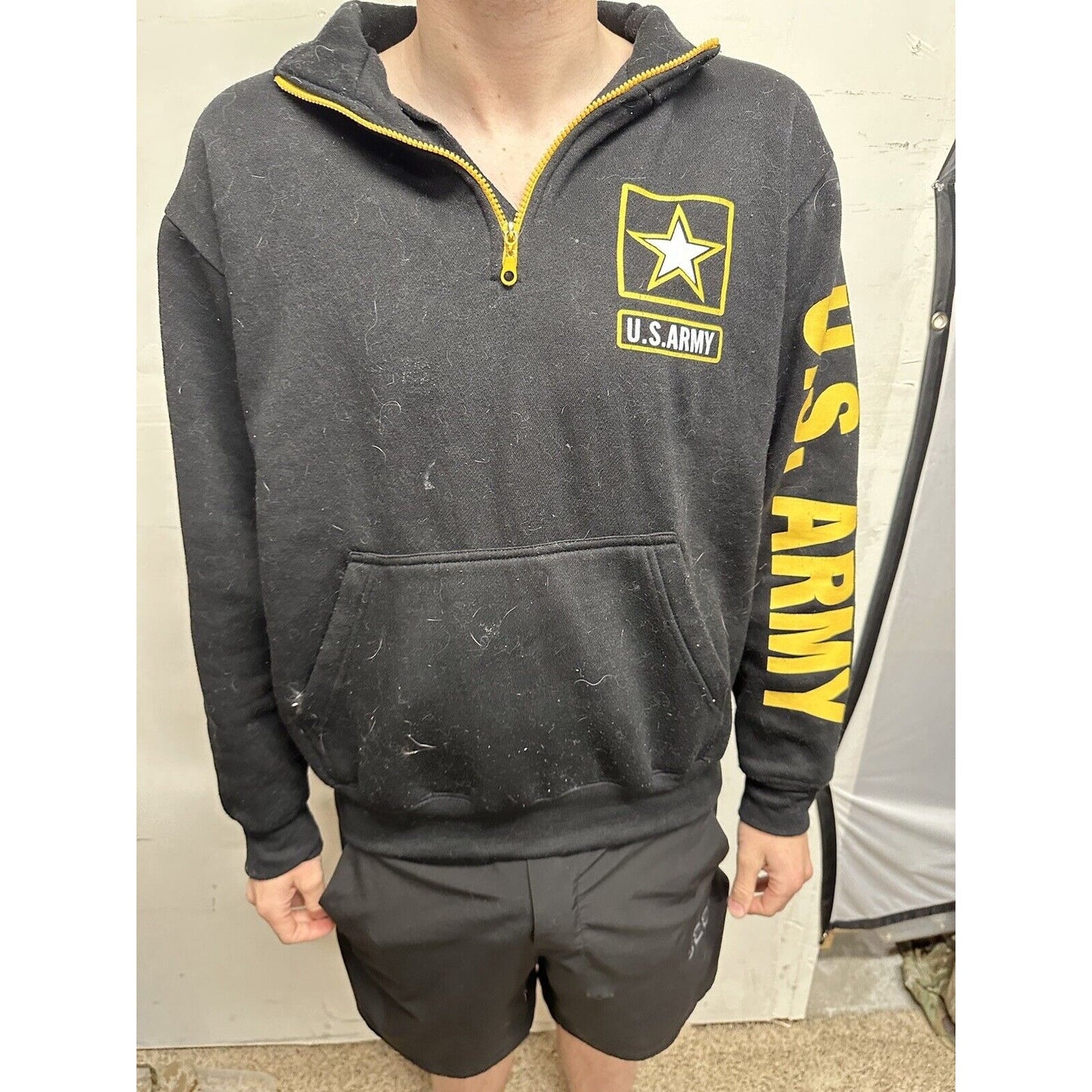 Men’s Black Medium Us Army 1/4 Zip Poly Cotton Pullover Sweater