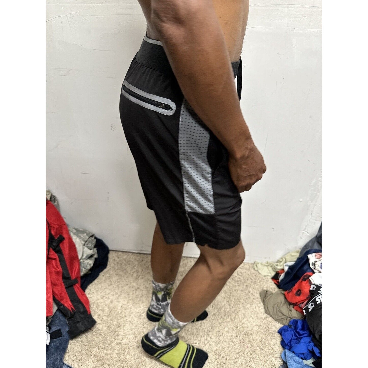 Reebok Black Small Athletic Shorts With Pockets