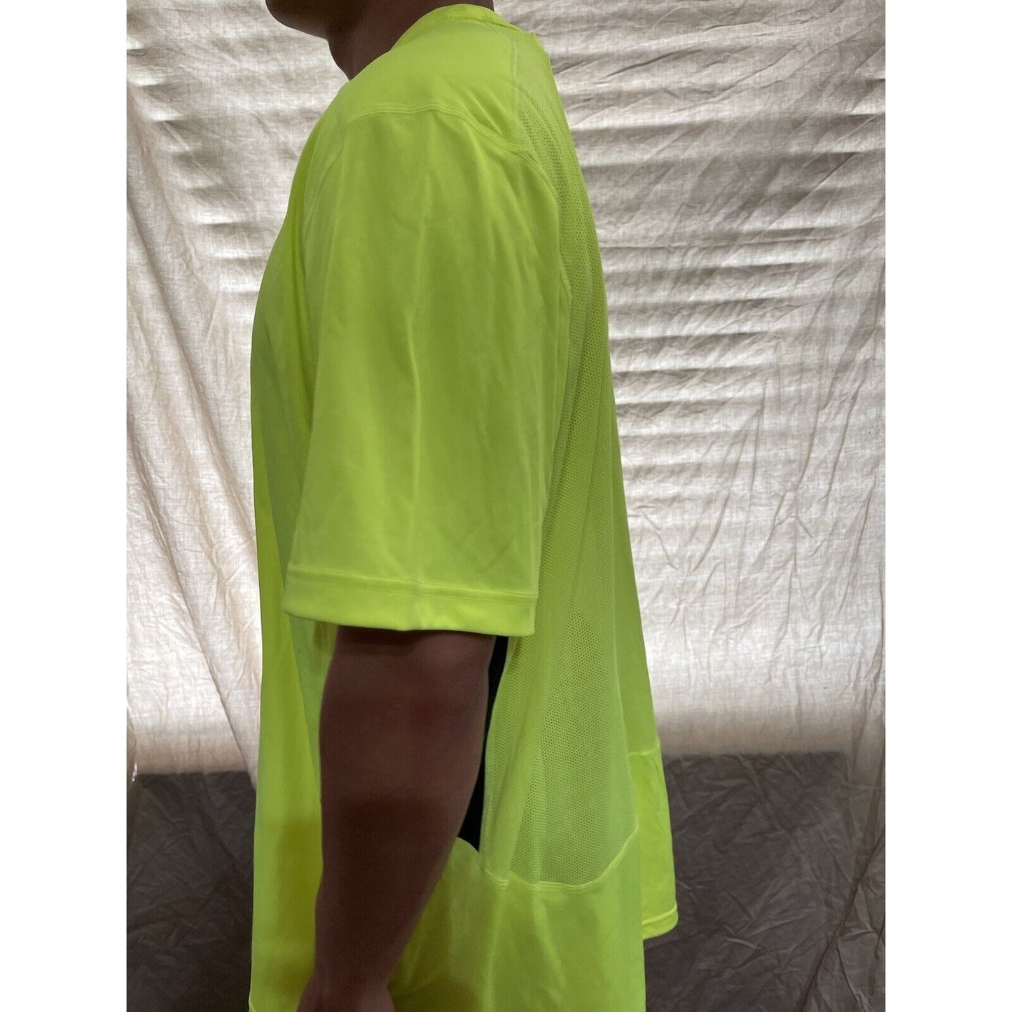 men's neon yellow dri-fit nike XL t-shirt athletic