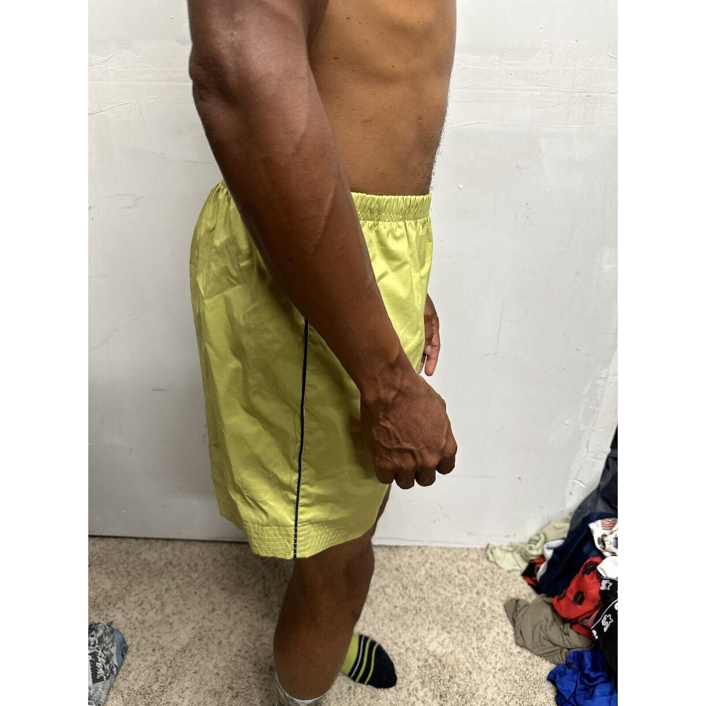 Men’s Large Yellow Reebok Shorts With Pockets