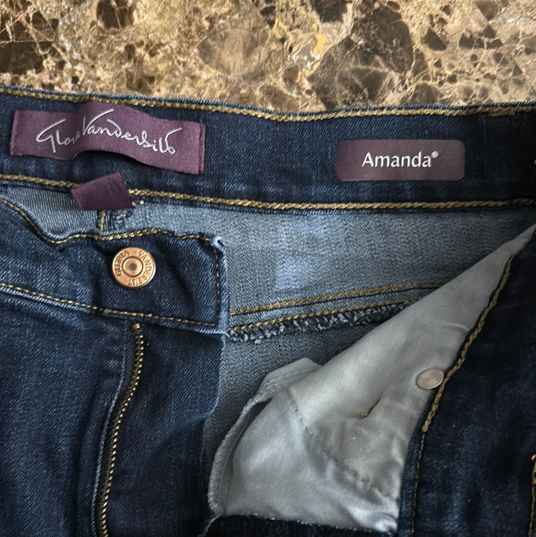 Women’s Gloria Vanderbilt blue jeans Amanda size 6