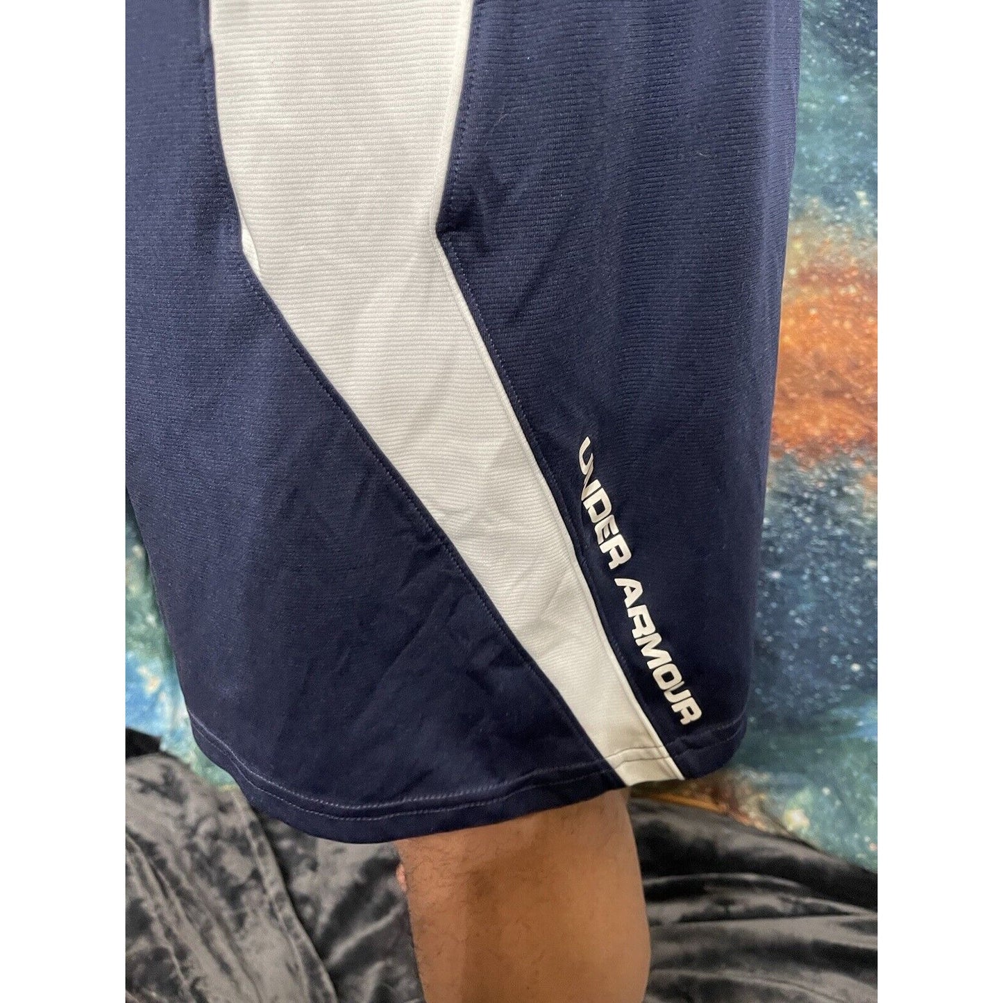 Men’s Under Armour XL navy blue white shorts