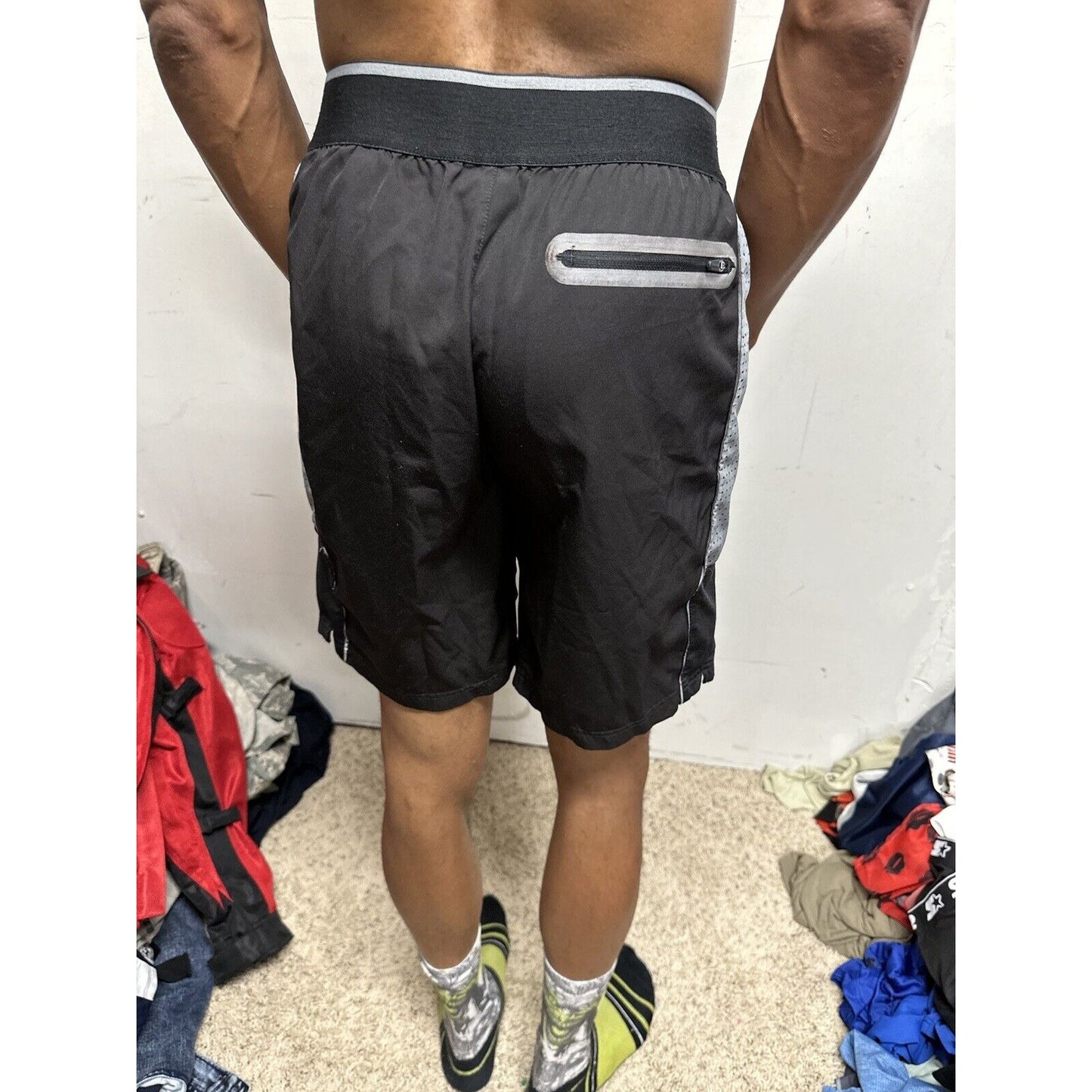 Reebok Black Small Athletic Shorts With Pockets