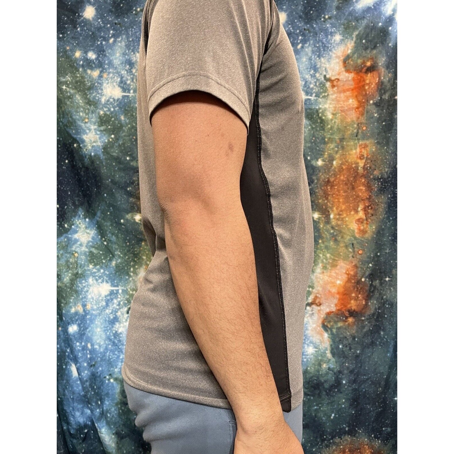 Men’s Gray and Black Adidas Large short sleeve athletic t-shirt