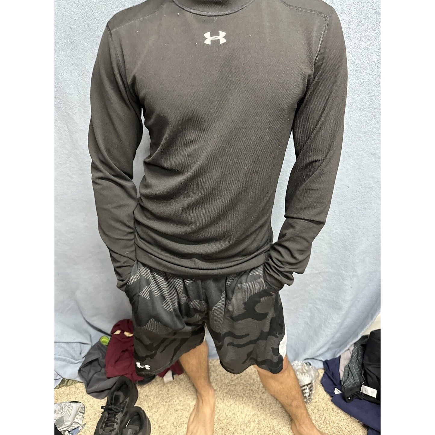 Men’s Medium Black Long Sleeve Under Armour Pullover Shirt