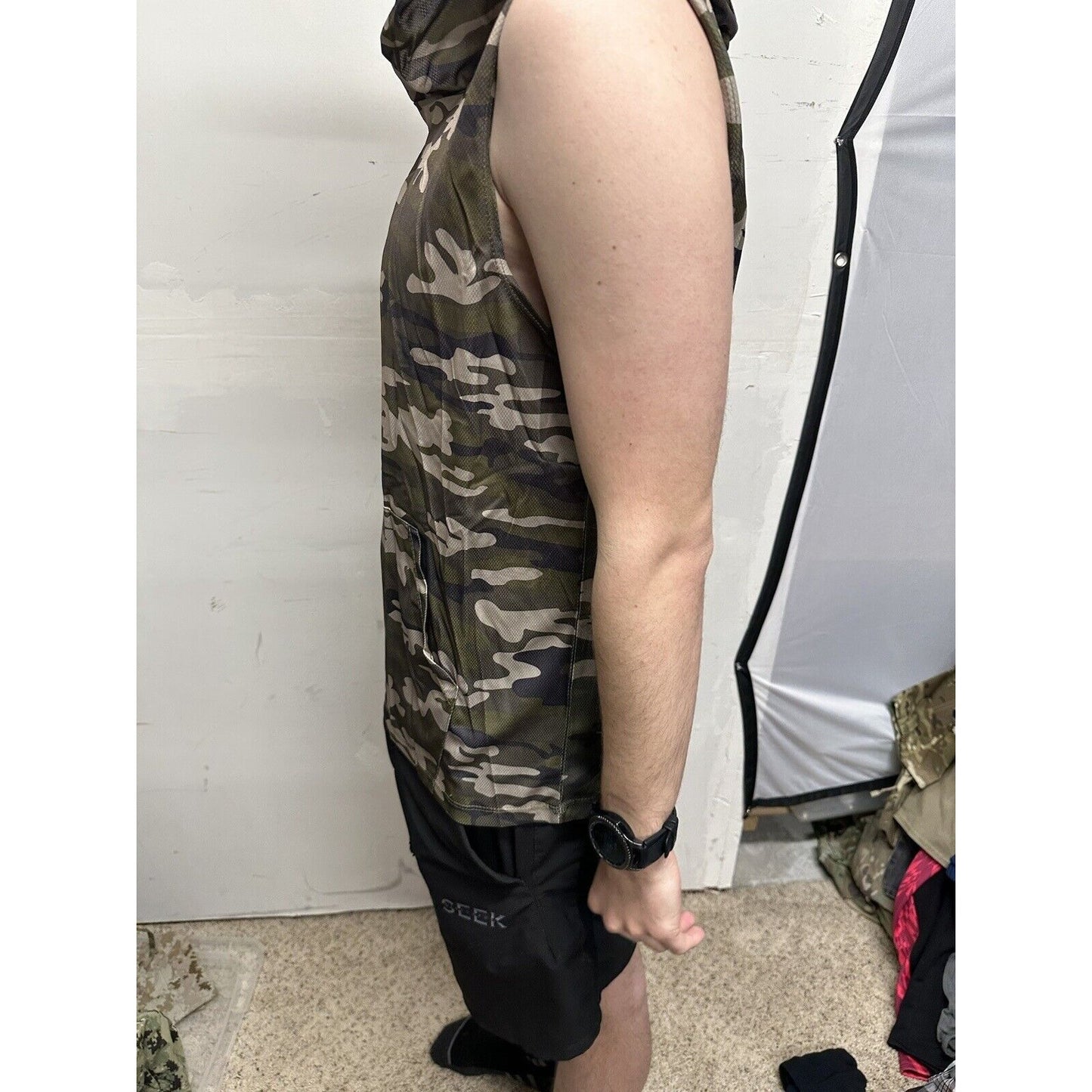 Men’s Green Camo Hoodie Polyester Sleeveless Pullover