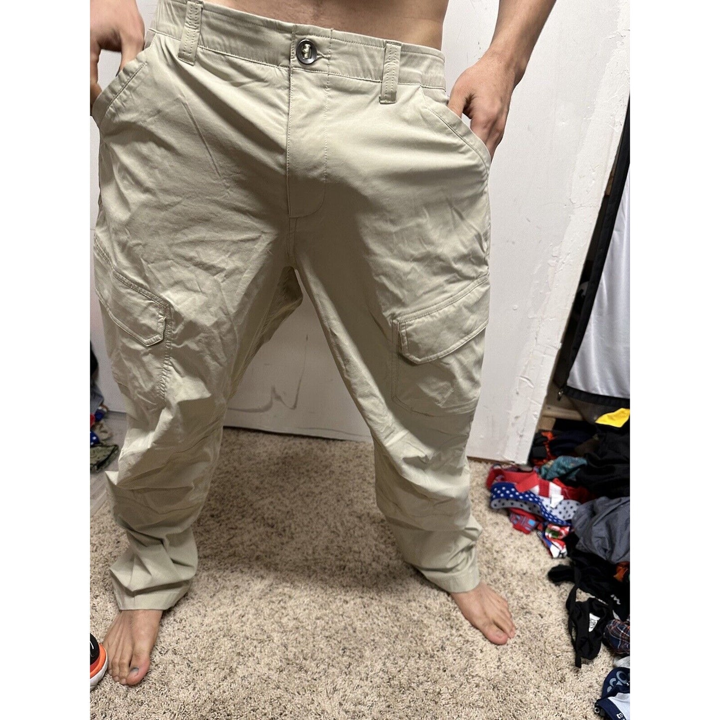 Men’s Khaki Under Armour 34/33 Tan Pants