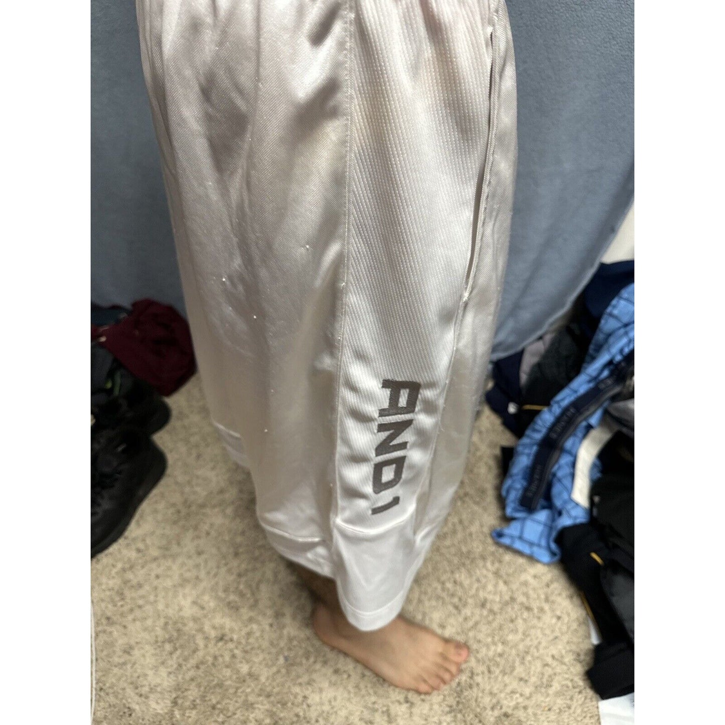 Men’s White AND1 Medium Athletic Shorts With Pockets