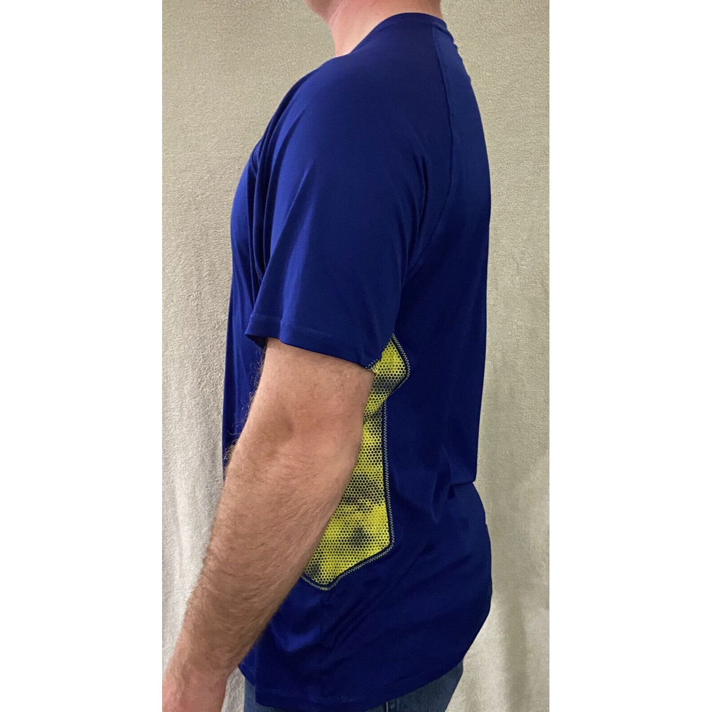 Under Armour Men’s XL Blue Neon Yellow Polyester Gym Training Athletic Shirt