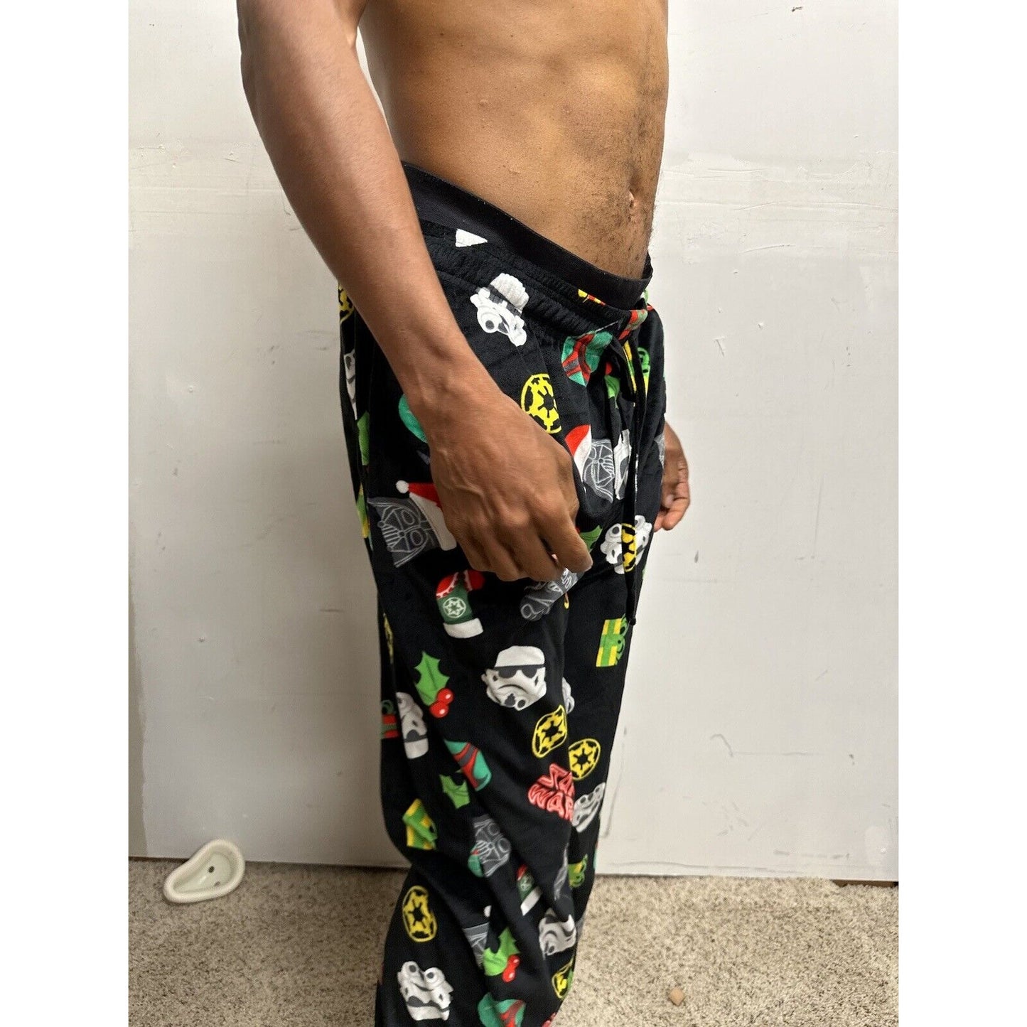 Men’s Star Wars Christmas Lounge Pants Sleepwear Medium Vader In Santa Hat