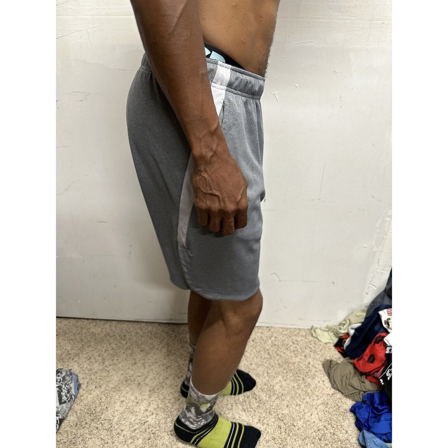 Men’s Nike Small Gray With Pockets Athletic Shorts Dri Fit