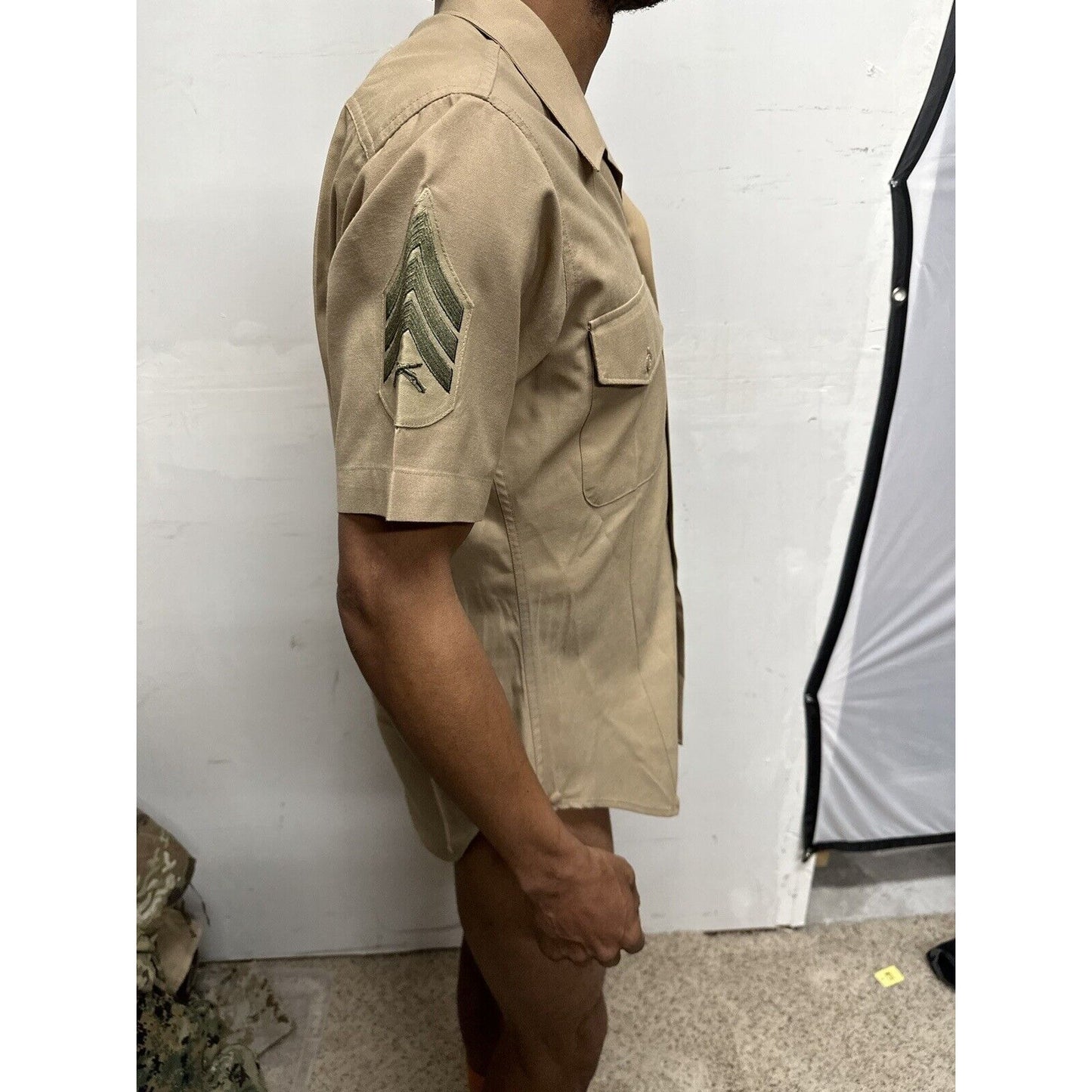 Men’s USMC Marines Uniform Button Up Khaki Shirt Defense Logistics Size 15 Shirt