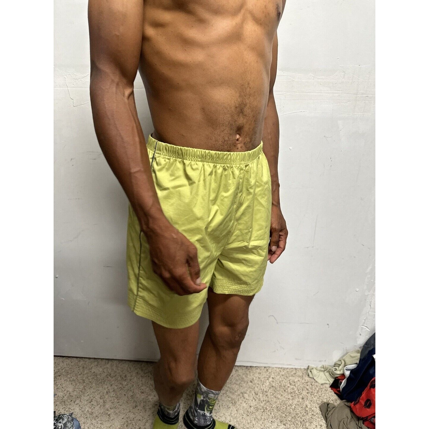 Men’s Large Yellow Reebok Shorts With Pockets