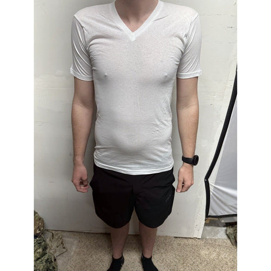 Men’s Small White Cotton Crown V-neck T-shirt