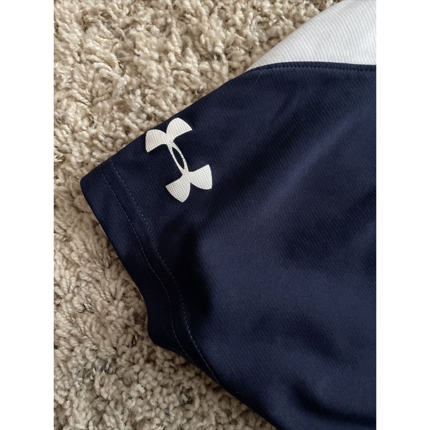 Men’s Under Armour XL navy blue white shorts