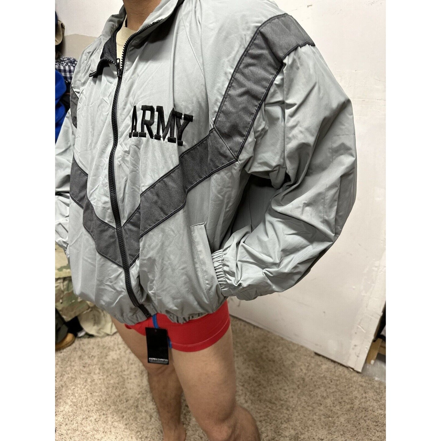 Men’s Army Medium Short Jacket Physical Fitness Uniform Full Zip Gray