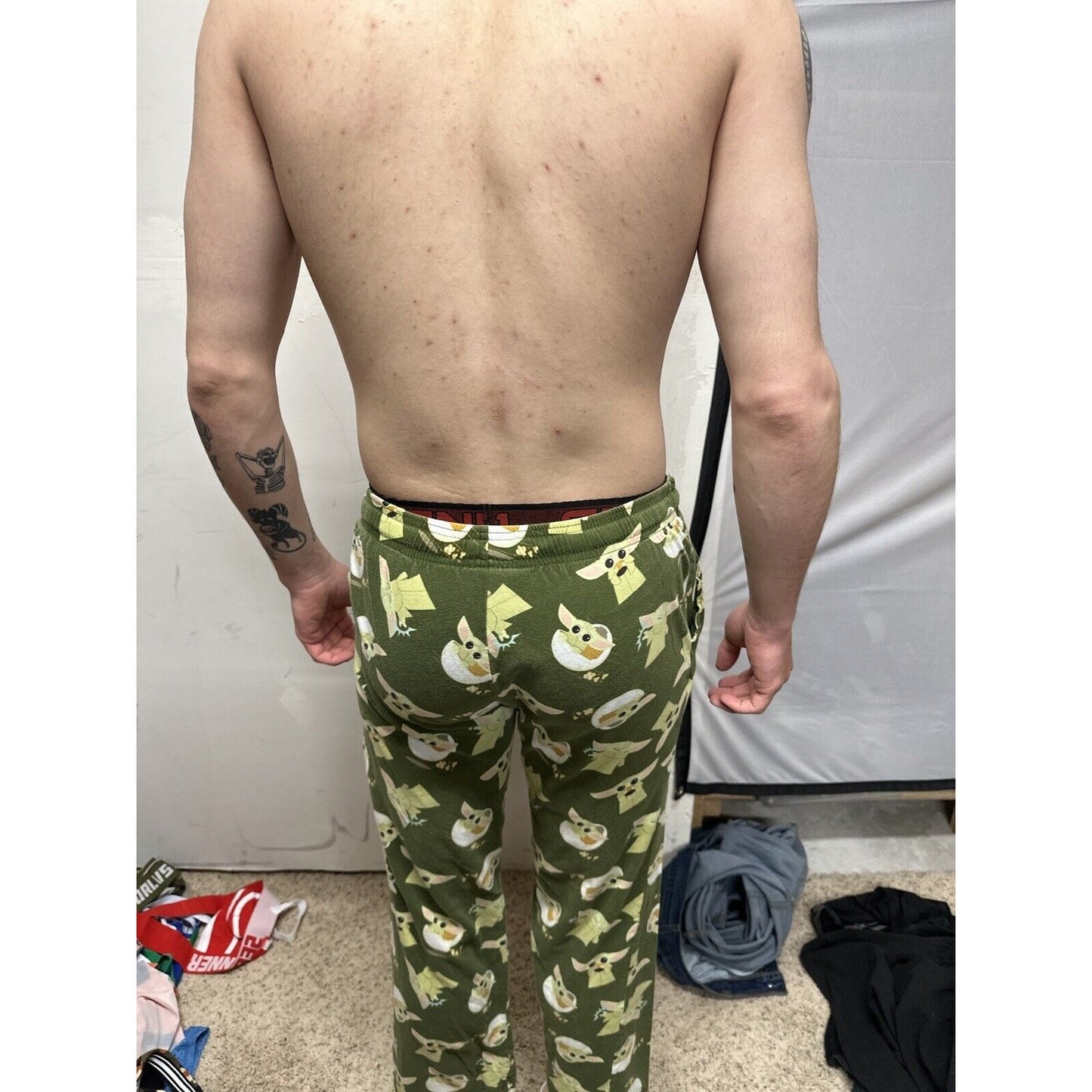 Men’s Small Hot Topic Star Wars Baby Yoda Lounge Pants Pajama Bottoms