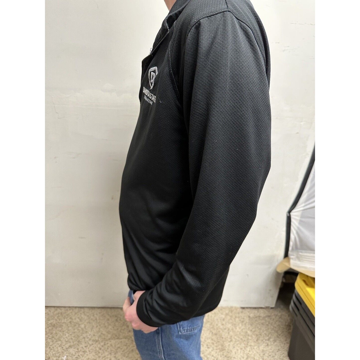 men’s dakota state trojan zone black 1/4 zip long sleeve pullover ~medium