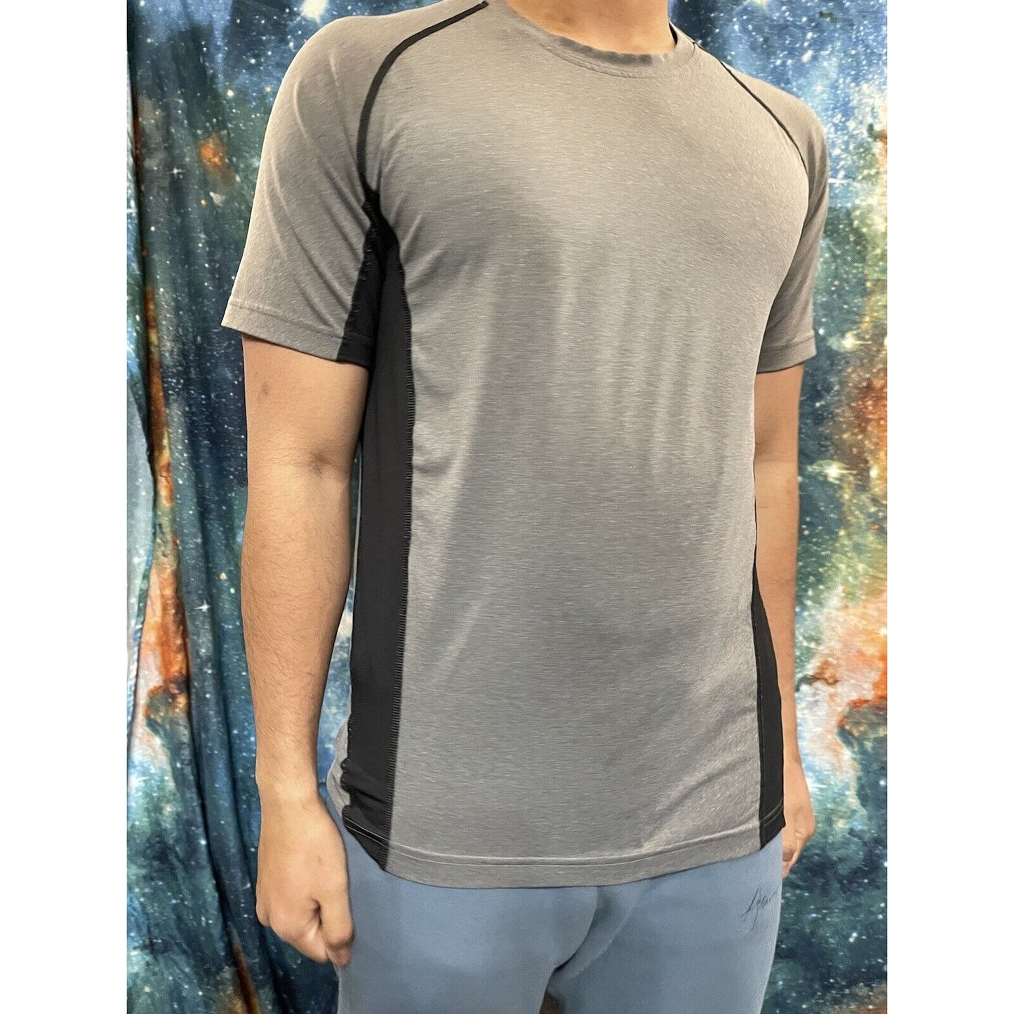 Men’s Gray and Black Adidas Large short sleeve athletic t-shirt