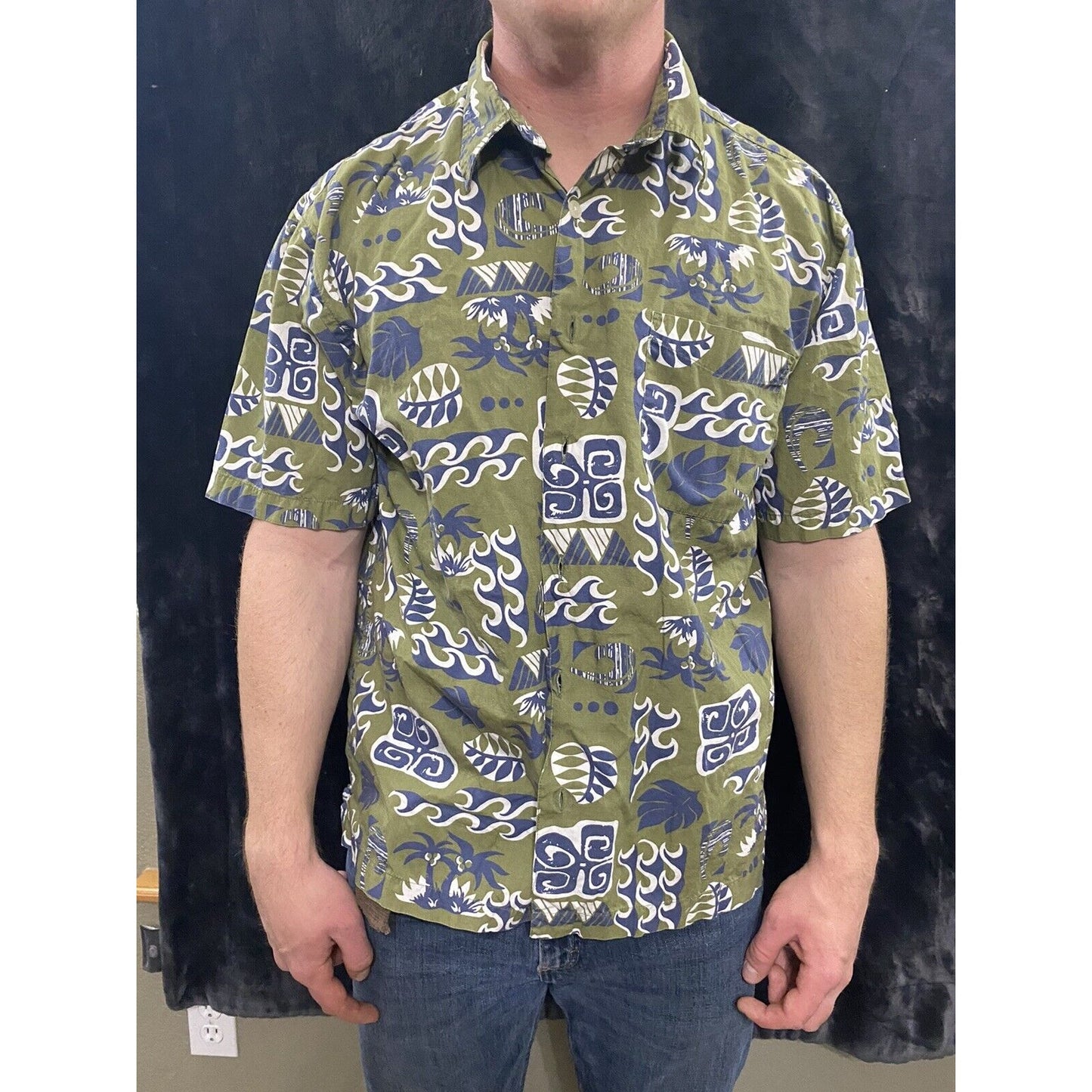 Old Navy Men's Tropical Shirt Short Sleeves Button-down Green/Blue Shirt Large