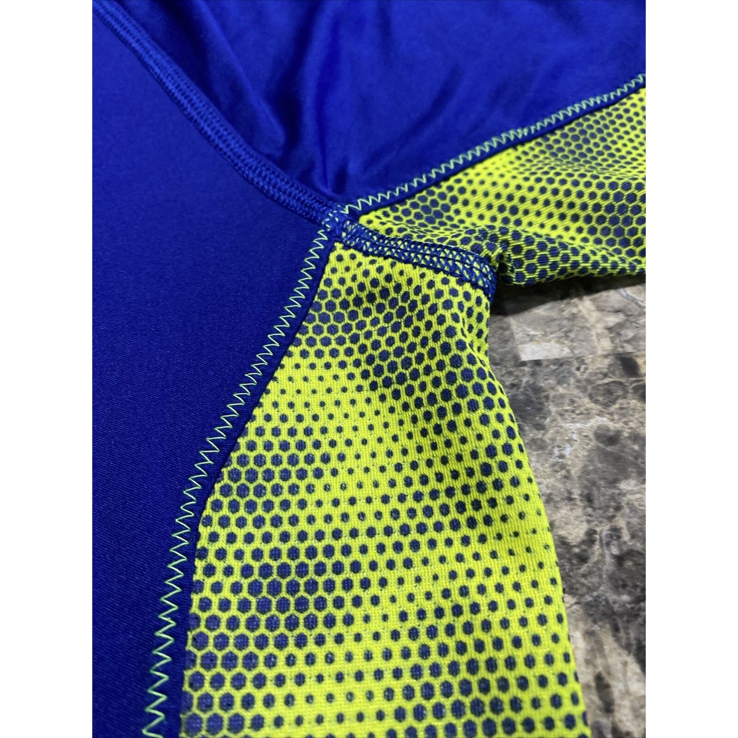 Under Armour Men’s XL Blue Neon Yellow Polyester Gym Training Athletic Shirt