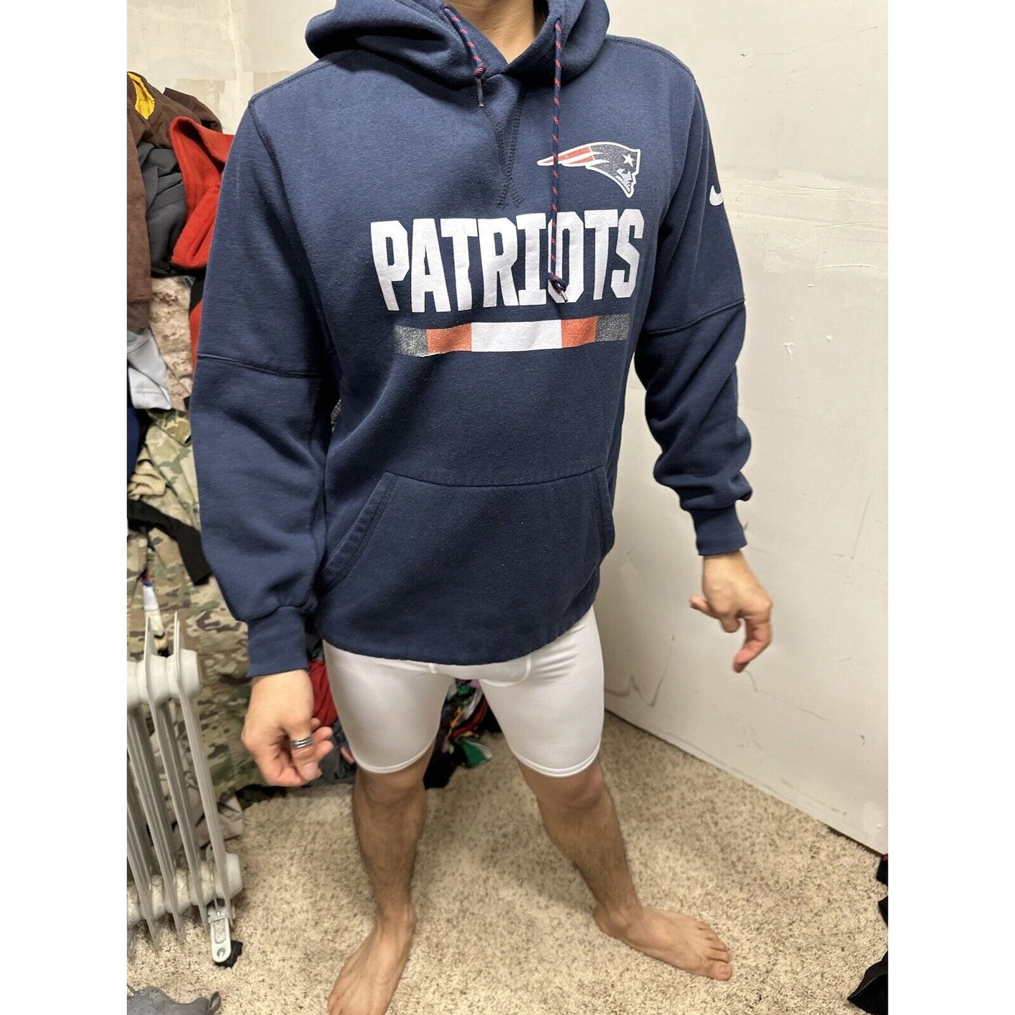 Men’s Patriots Pullover Hoodie Fits Like A Tight Medium
