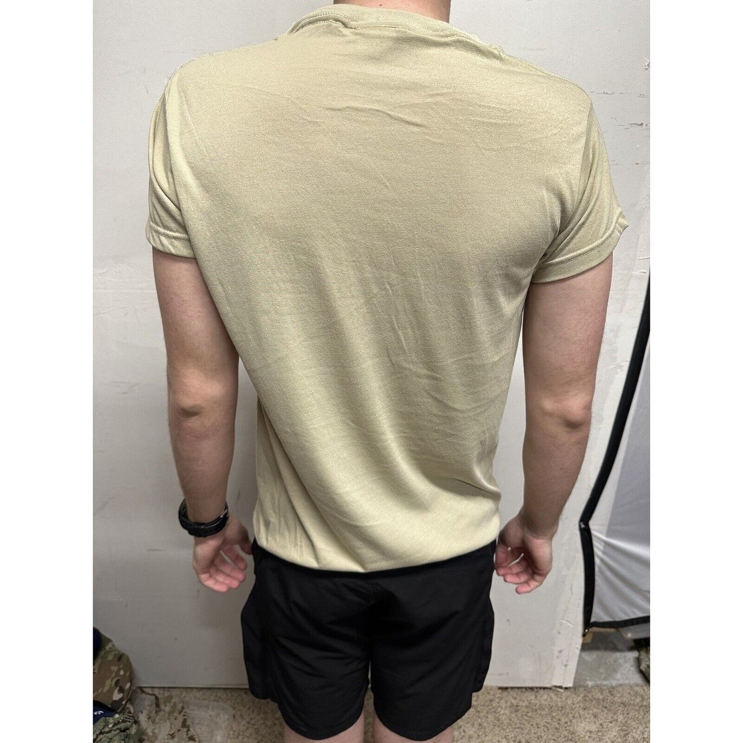 Men’s Desert Sand T-shirt Medium Moisture Wicking Poly Military Shirt