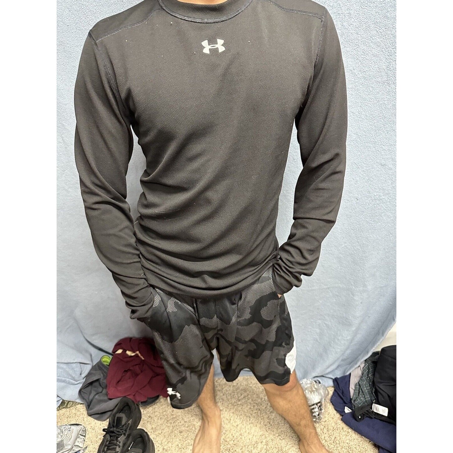 Men’s Medium Black Long Sleeve Under Armour Pullover Shirt