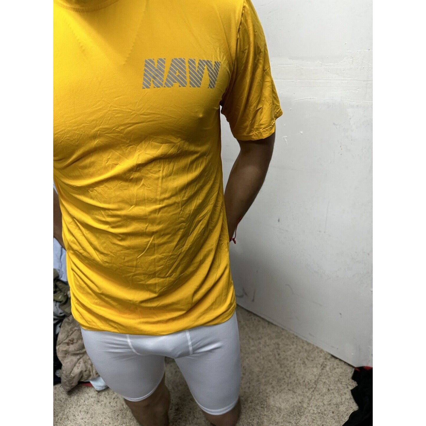Men’s US Navy Yellow Physical Fitness pT Short sleeve Shirt Size Small Lycra