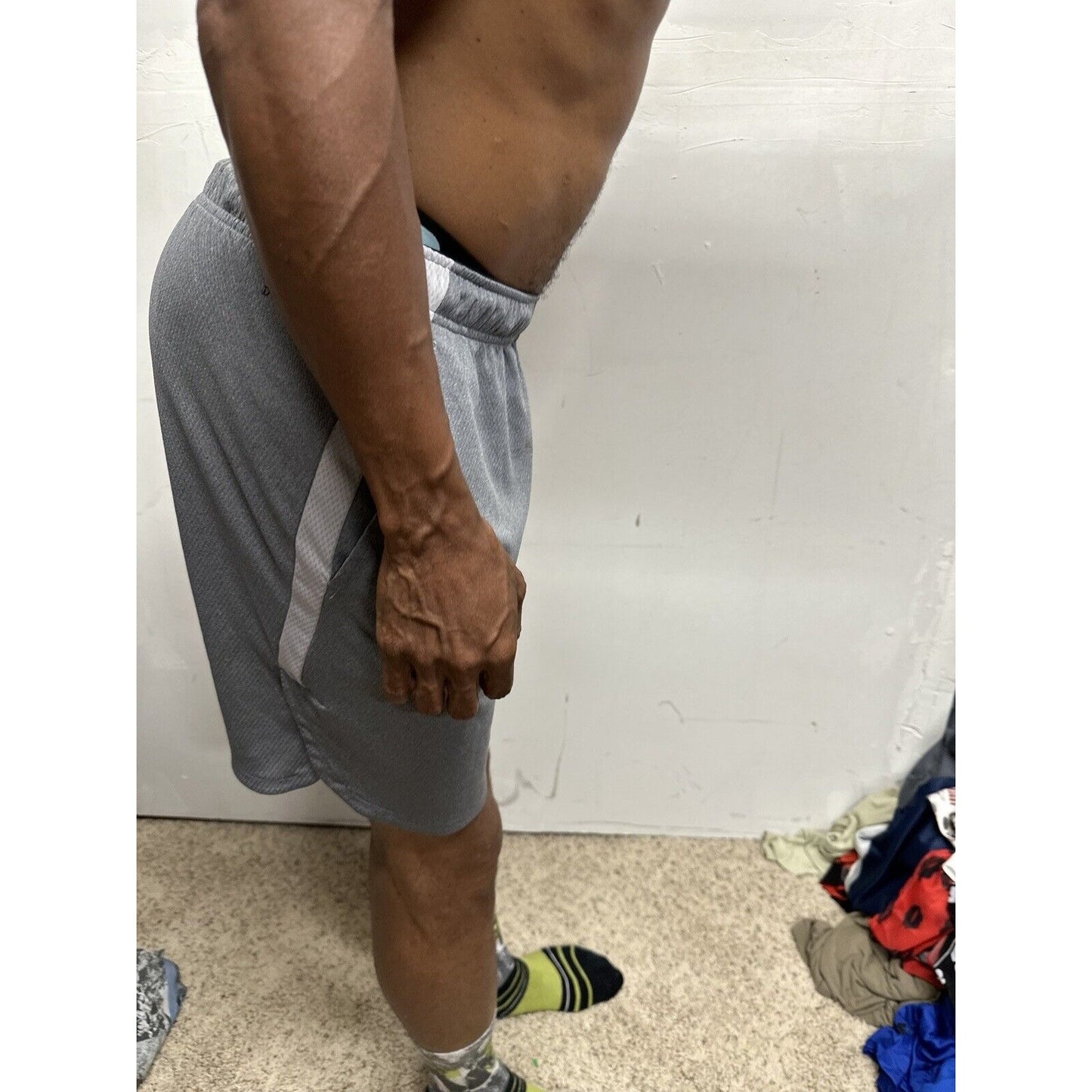 Men’s Nike Small Gray With Pockets Athletic Shorts Dri Fit
