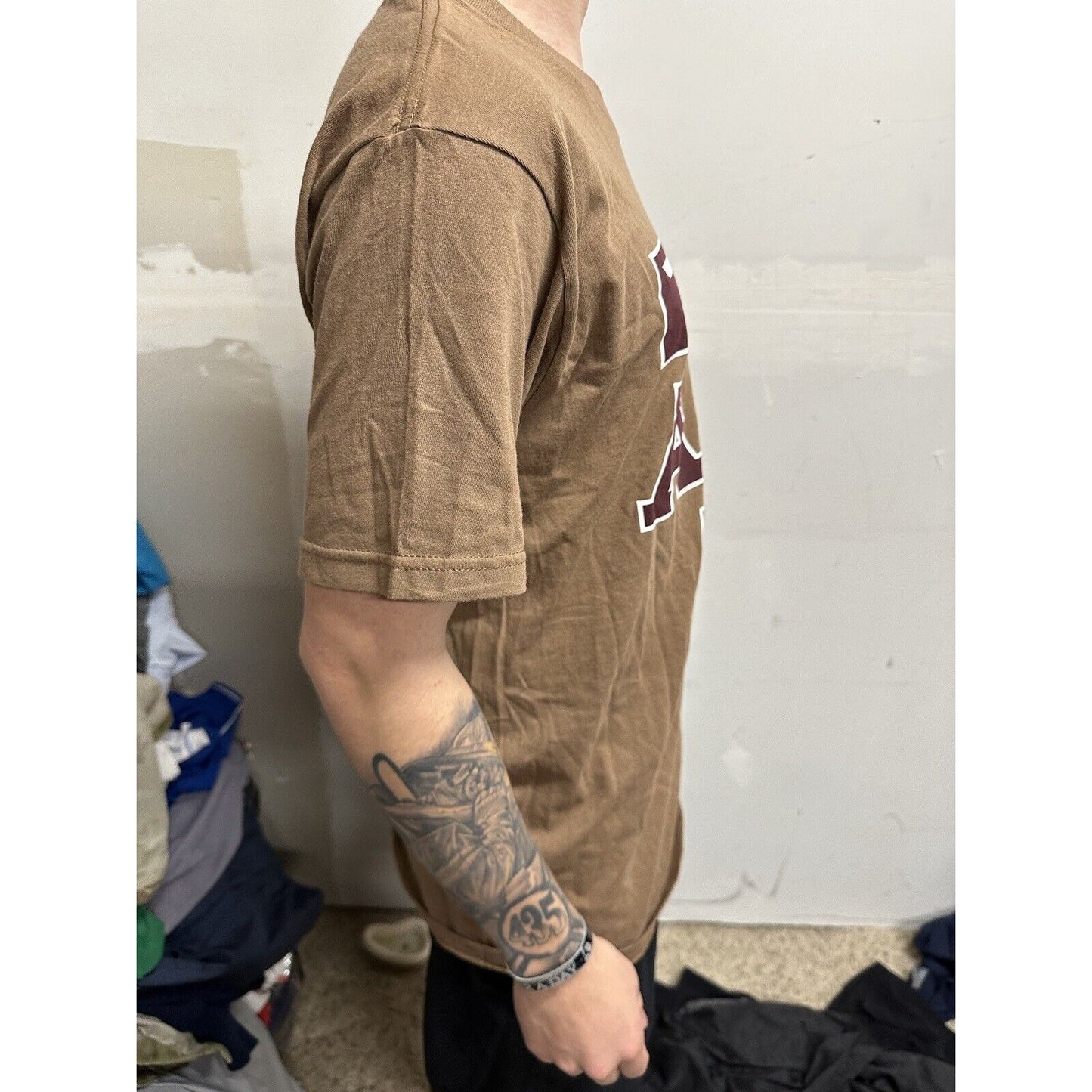 Men’s Medium Brown Shirt Texas A&M Tshirt