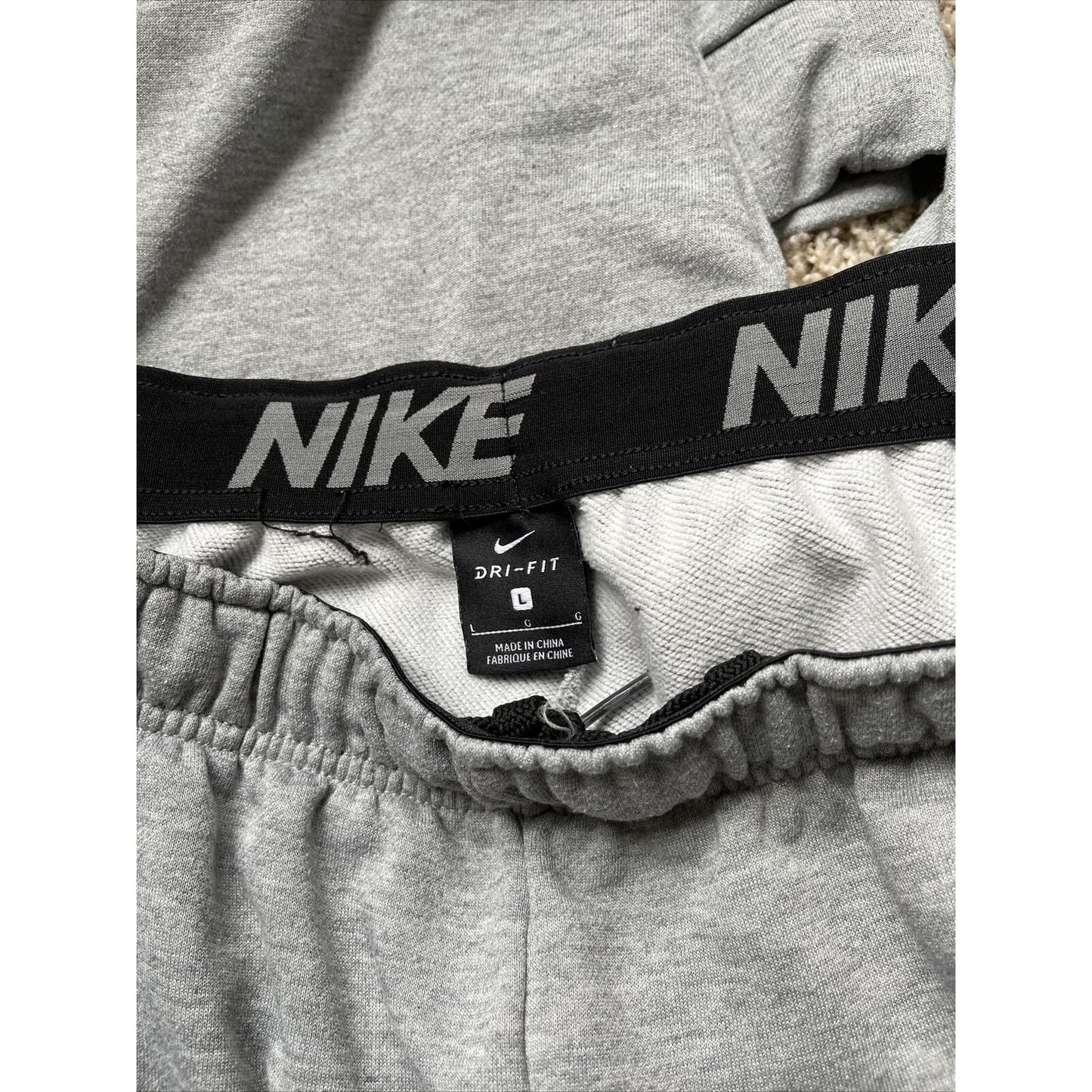 Men’s Nike Drifit Large Sweatpants Gray