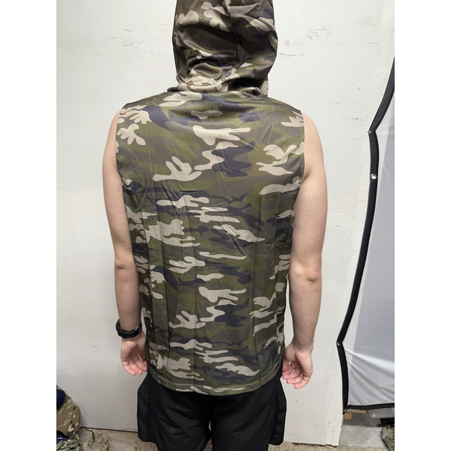 Men’s Green Camo Hoodie Polyester Sleeveless Pullover