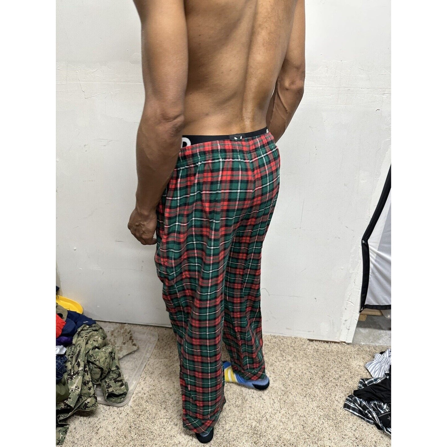 Men’s Red And Green Plaid Pajamgram Large Lounge Pants Pajamas