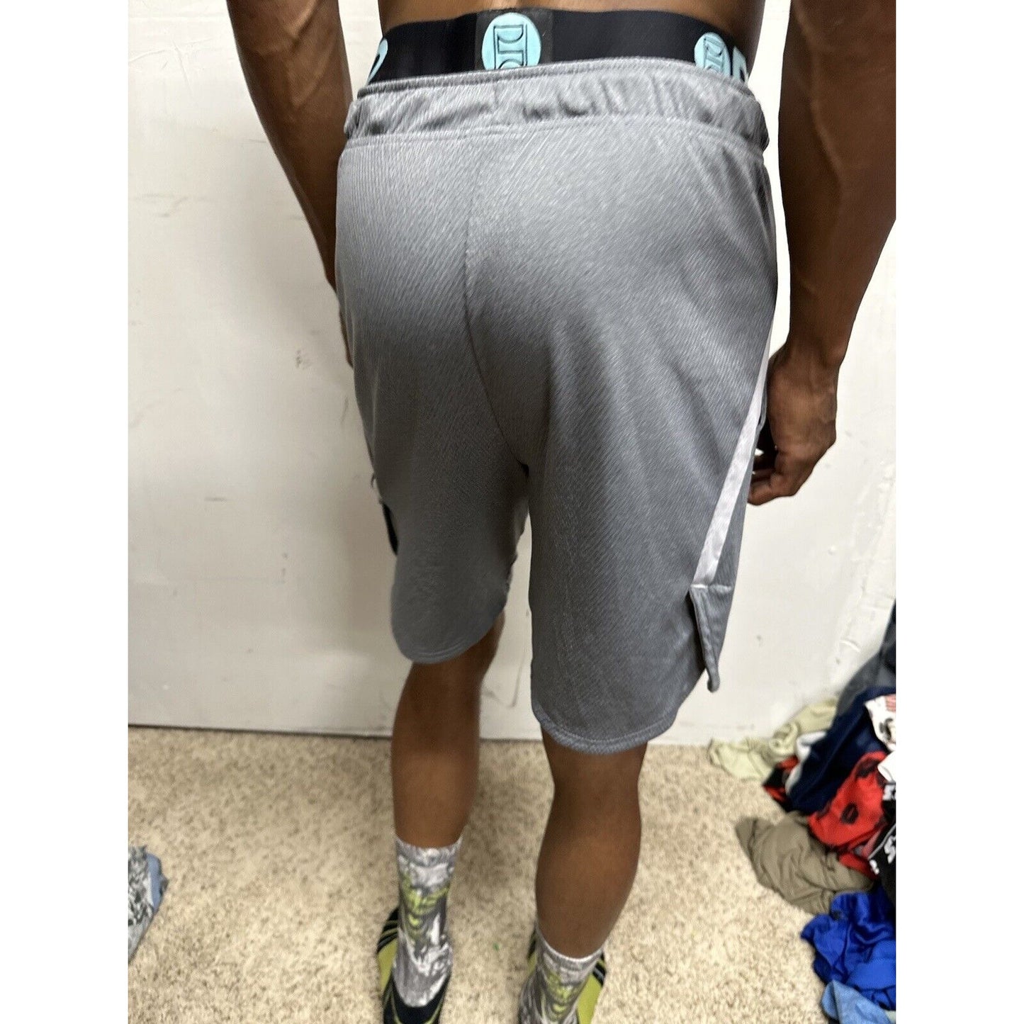 Men’s Nike Small Gray With Pockets Athletic Shorts Dri Fit
