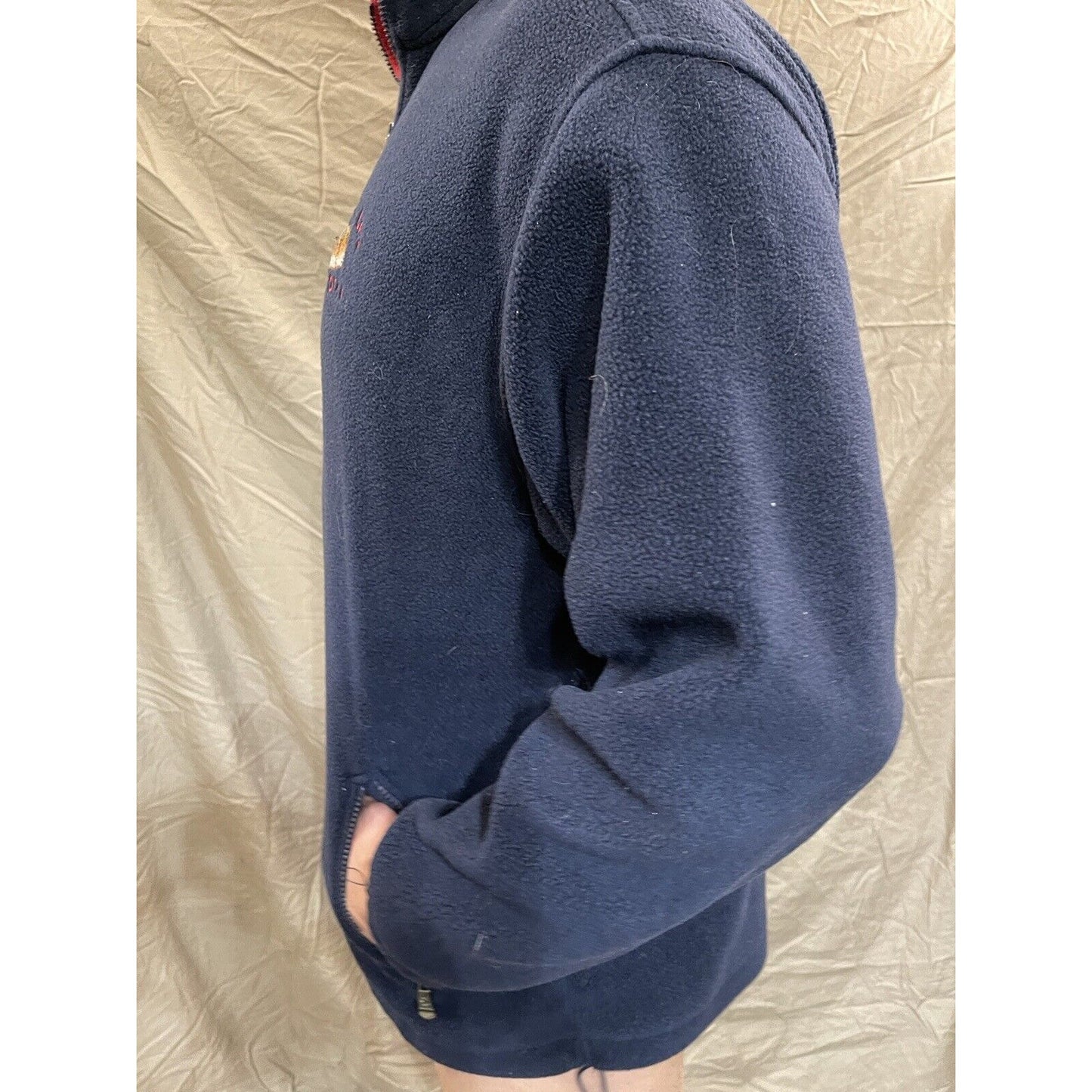 Men's full zip blue sweatshirt monterey bay california fits like a medium Gogo