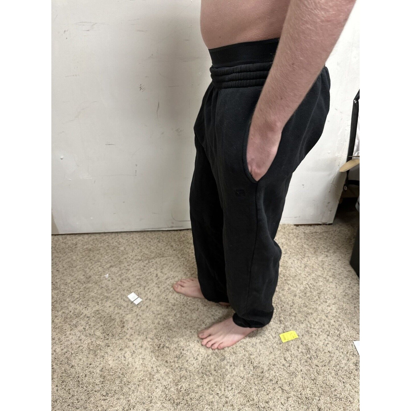 men’s black fila medium sweat pants with pockets