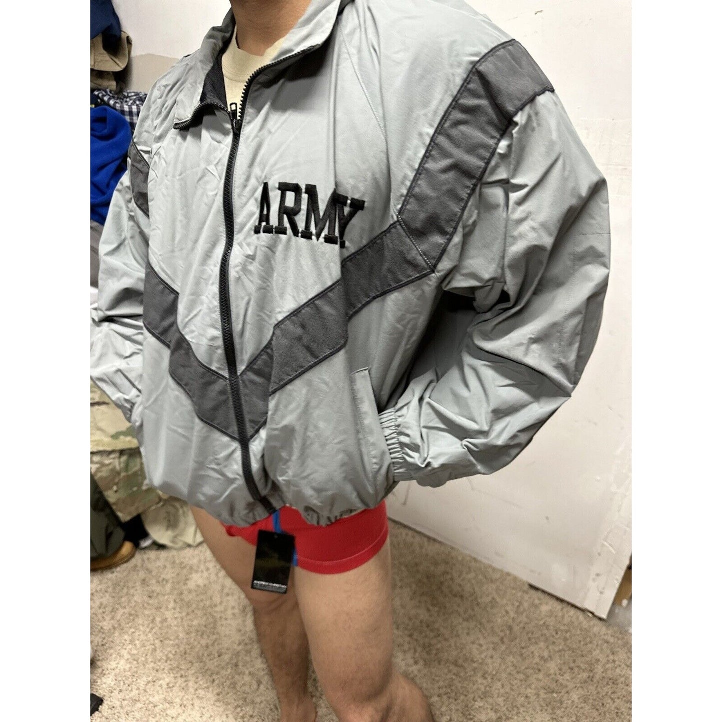 Men’s Army Medium Short Jacket Physical Fitness Uniform Full Zip Gray