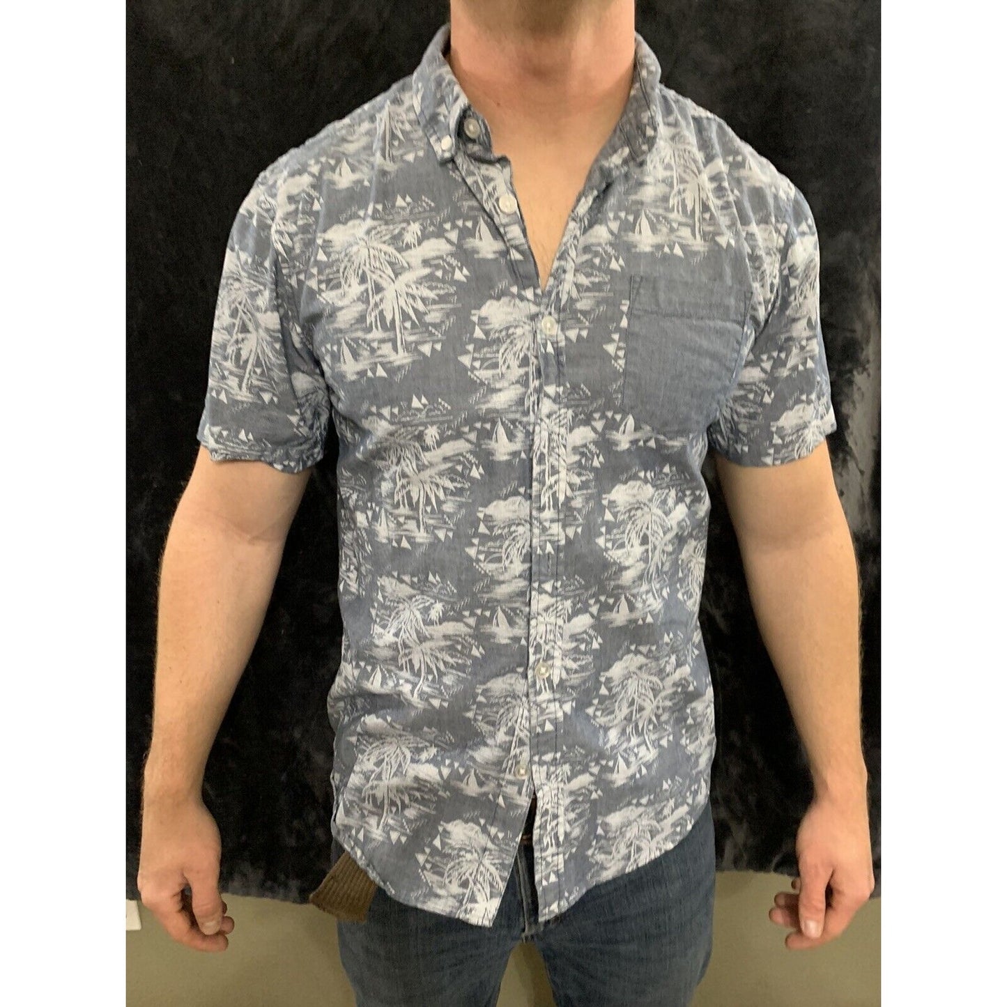 Retrofit Brand Button-up Shirt, Blue Sz Medium - Tropical / Hawaiian Pattern