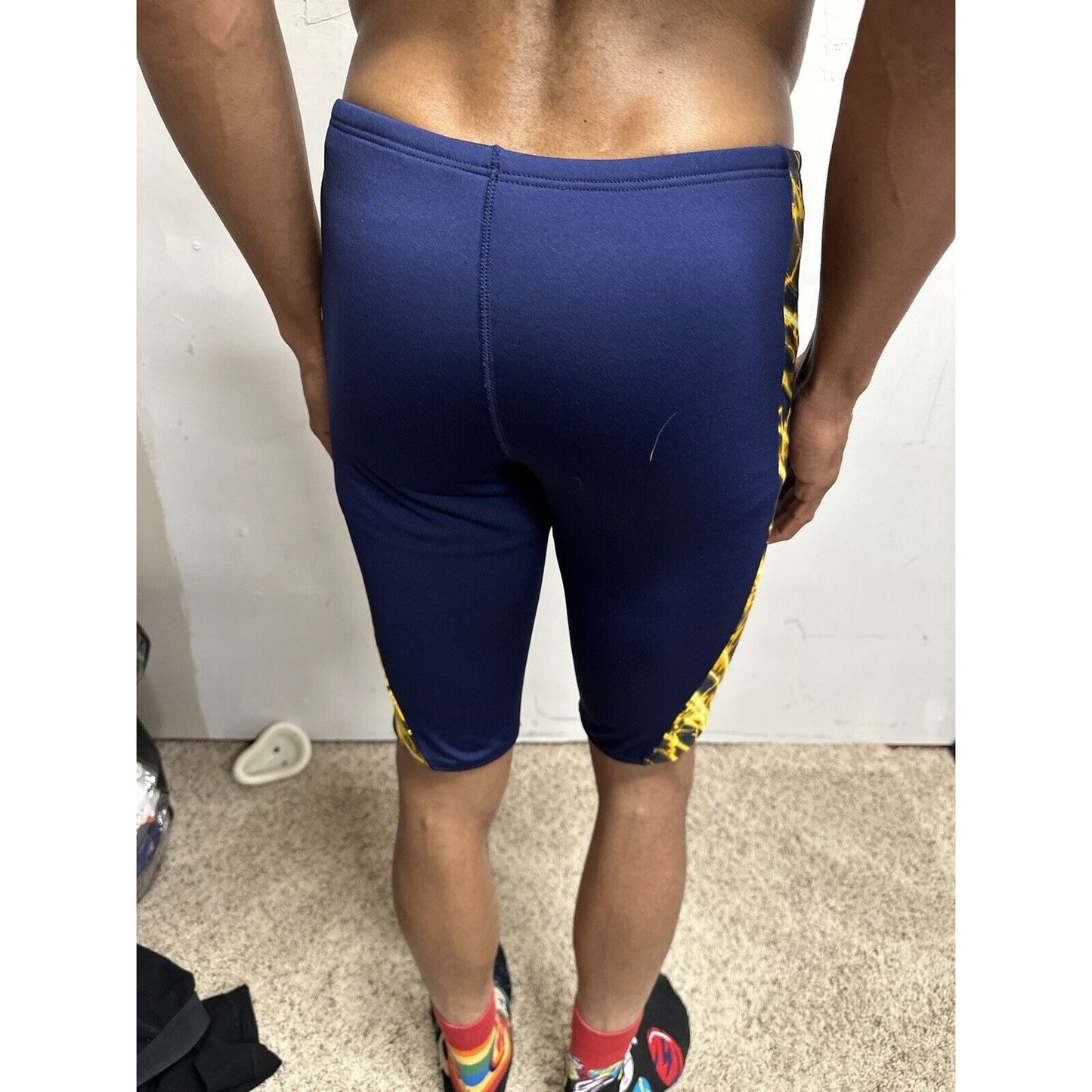 Men’s TYR Navy Blue Compression Shorts Size 36