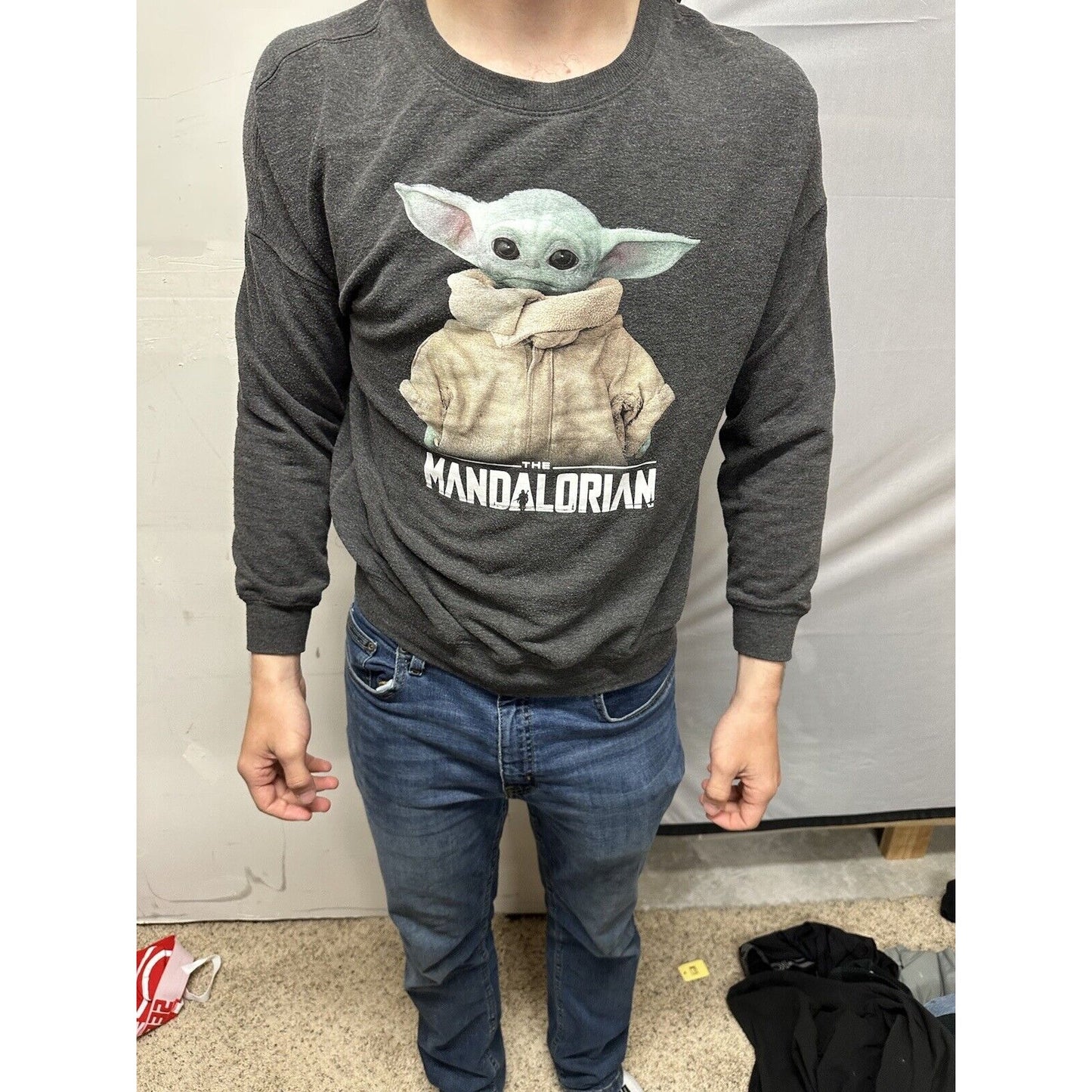 Men’s Gray Star Wars Medium The Mandalorian Long Sleeve Shirt