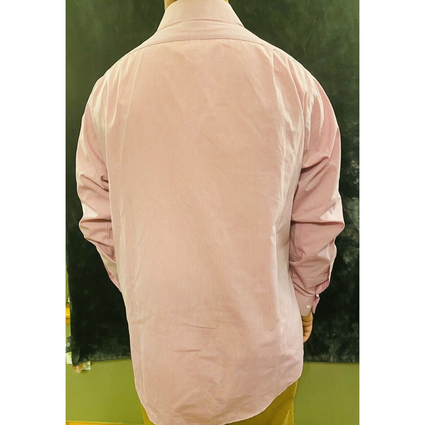 VAN HEUSEN SIZE L 16-16 1/2 34/35 WRINKLE FREE REG FIT PINK LONG SLEEVE SHIRT