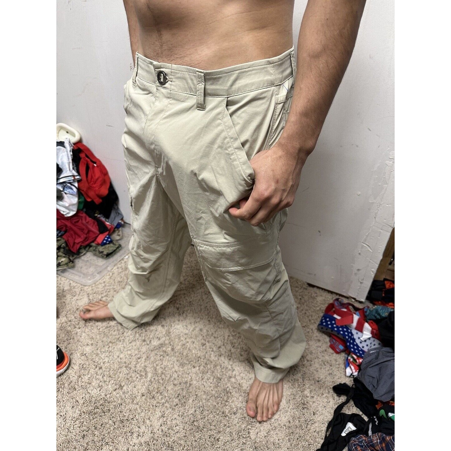 Men’s Khaki Under Armour 34/33 Tan Pants