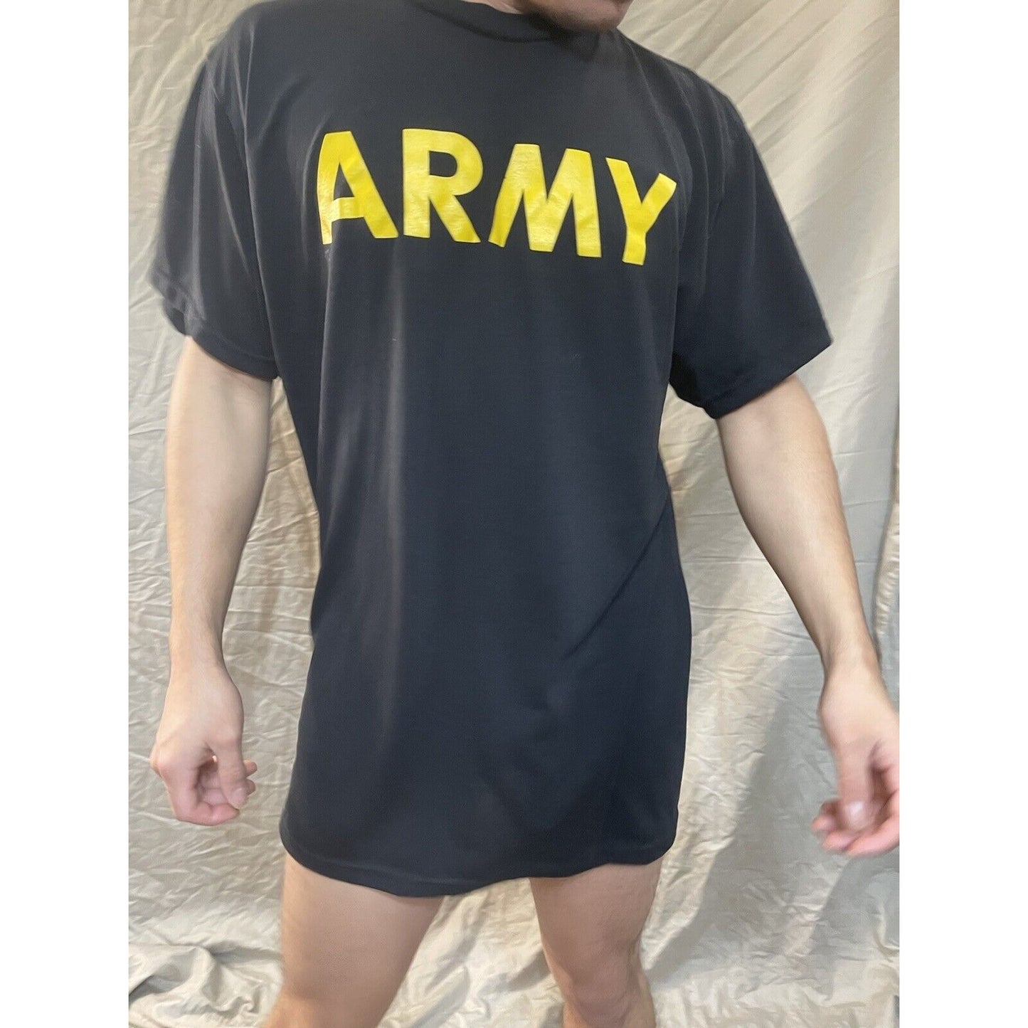 men’s army black short sleeve pt shirt large