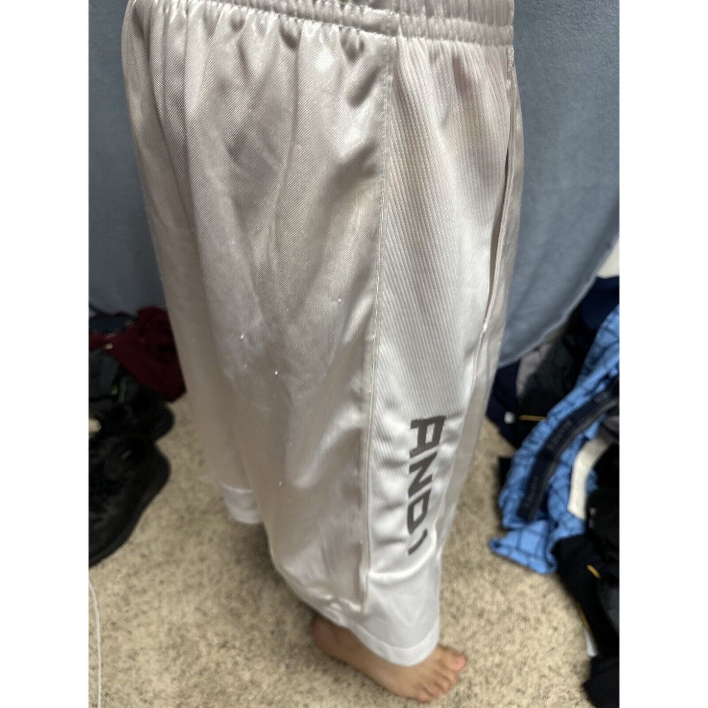 Men’s White AND1 Medium Athletic Shorts With Pockets