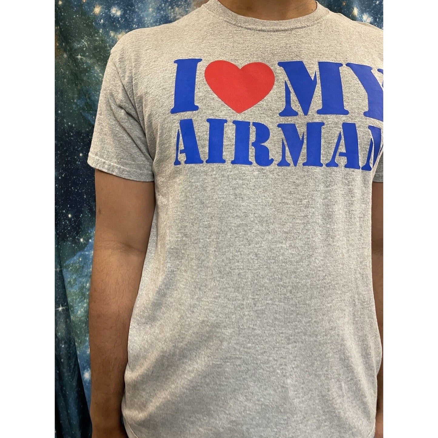 Men’s Large Gray Gildan I Love My Airman Hear T-Shirt