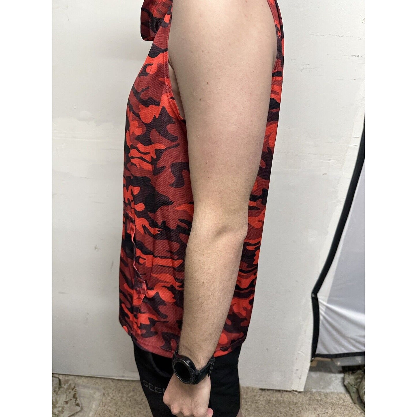 Men’s Red Camo Muscle Pull Over Hoodie Large