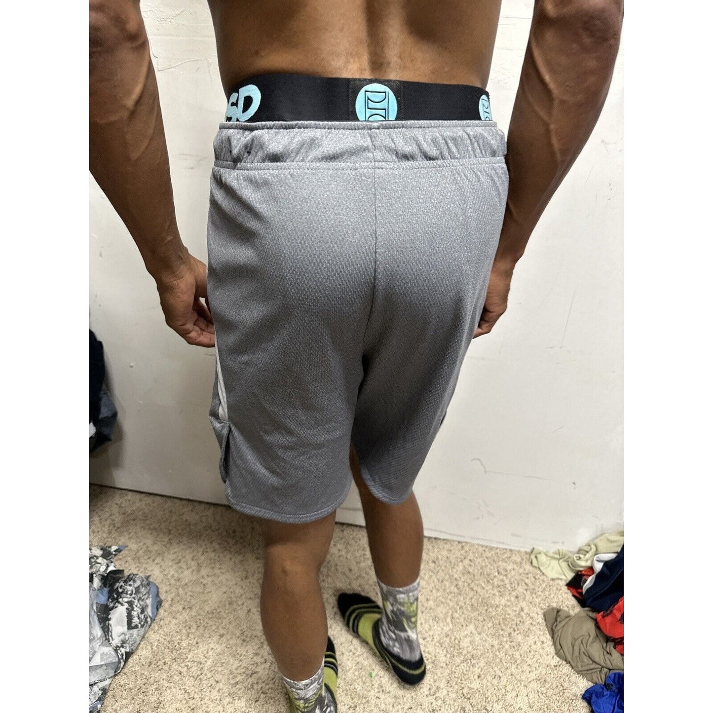Men’s Nike Small Gray With Pockets Athletic Shorts Dri Fit
