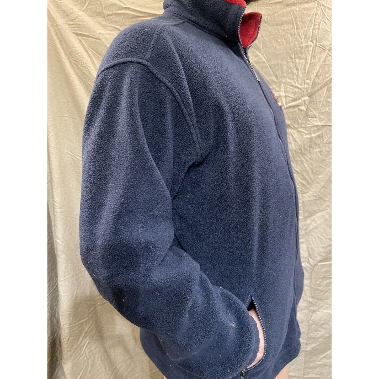 Men's full zip blue sweatshirt monterey bay california fits like a medium Gogo